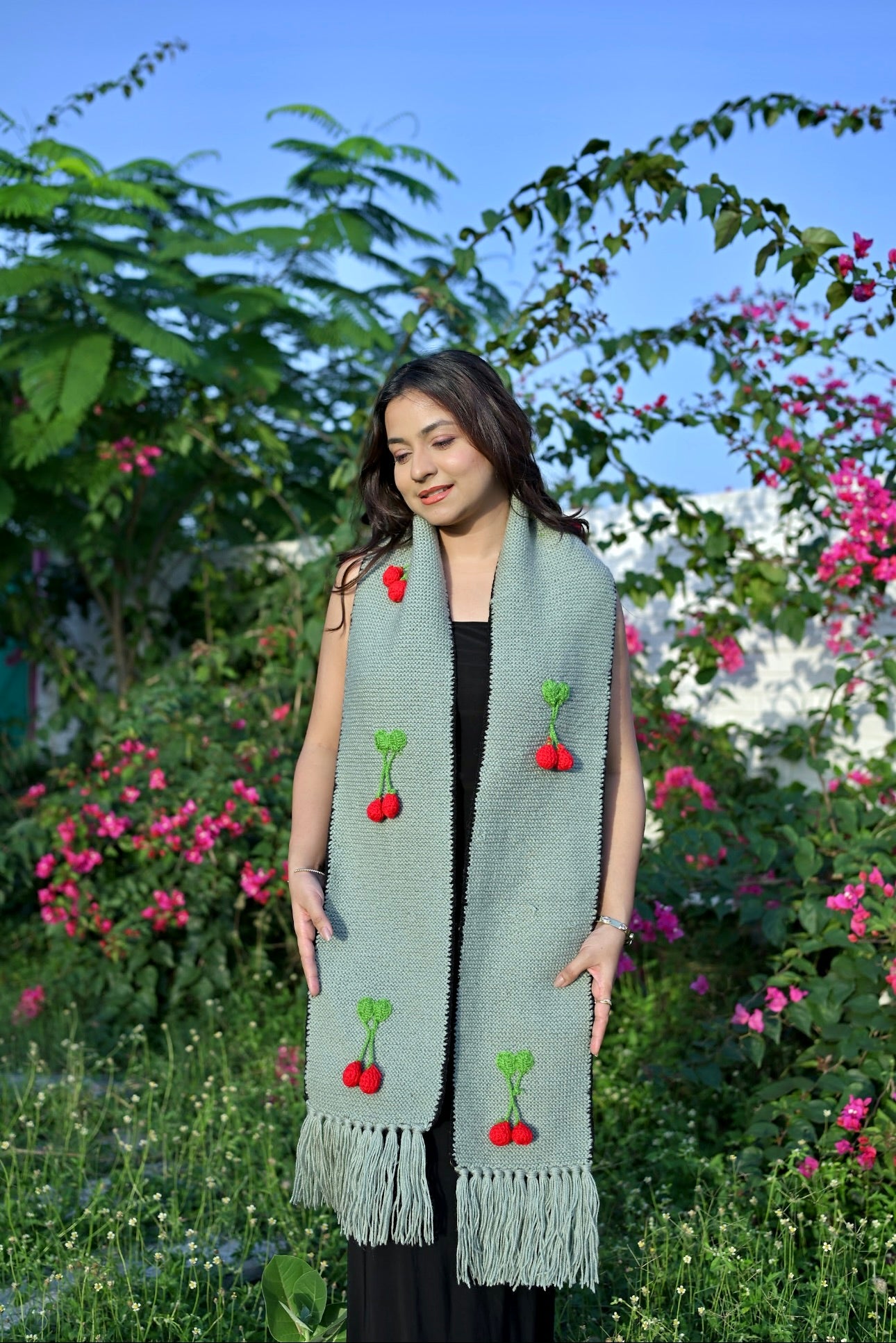 Hanging Cherry grey Scarf