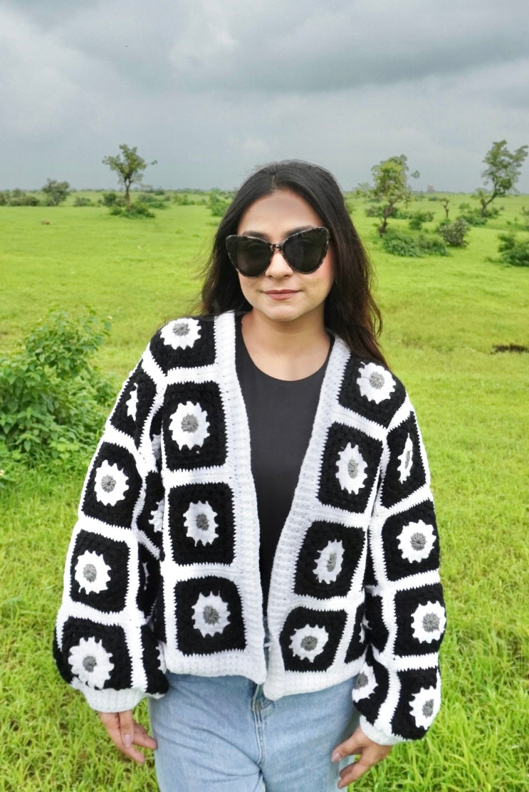 Starks Daisy Cardigan- White & Black