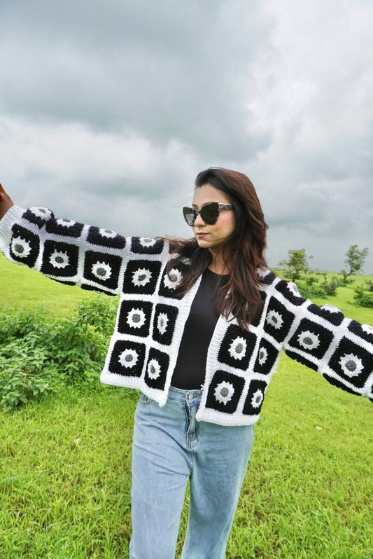 Starks Daisy Cardigan- White & Black