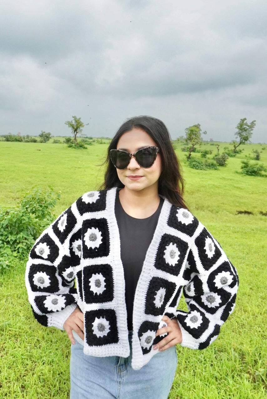 Starks Daisy Cardigan- White & Black