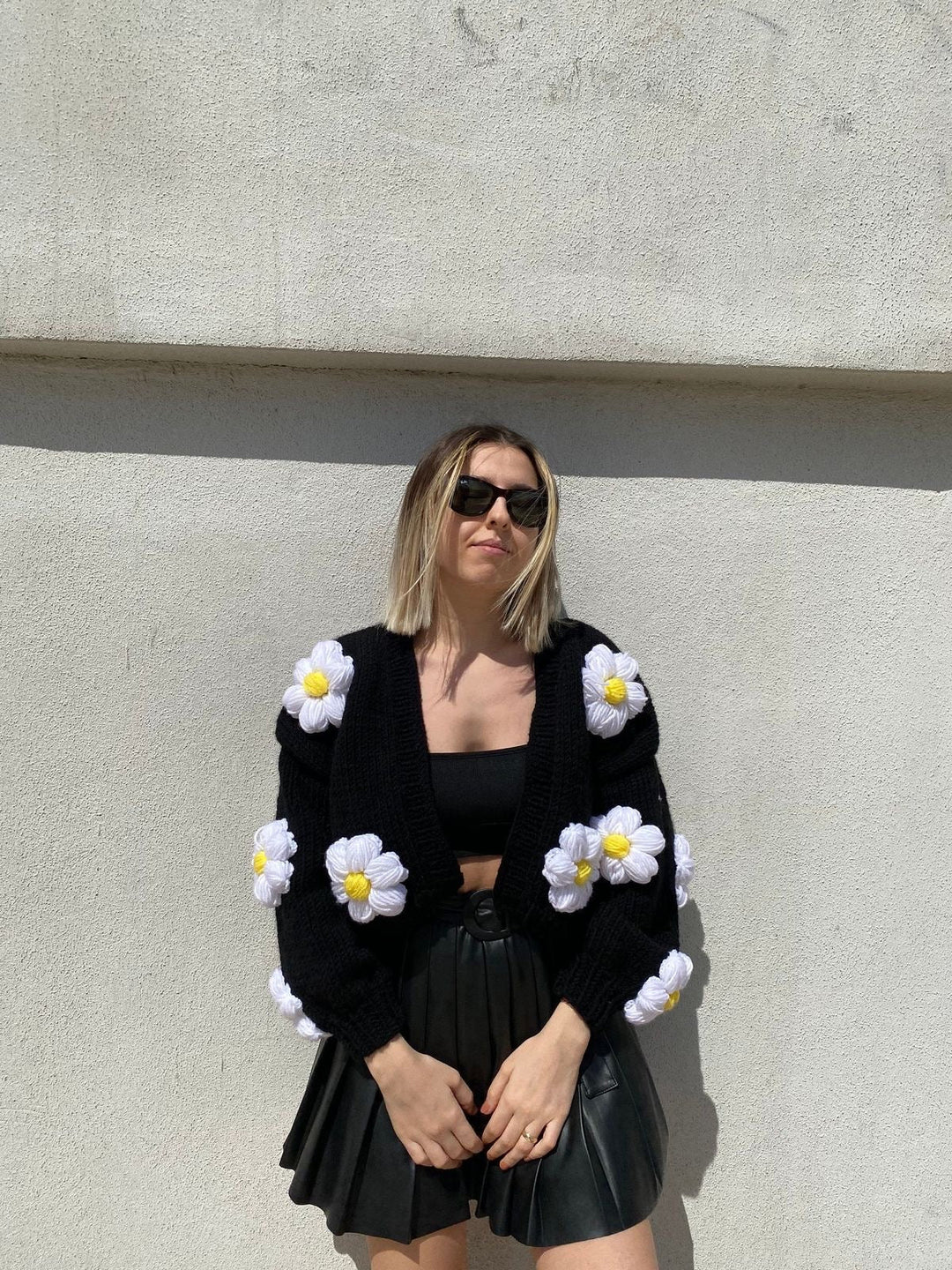 Black yellow daisy 🌼 sweater - SUGERCANDY