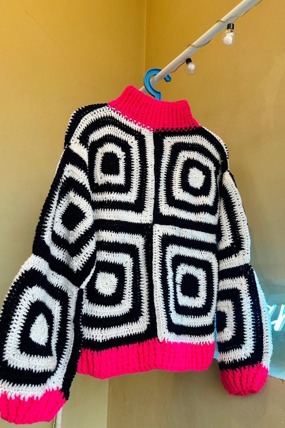 Roman crochet highneck Sweater - SUGERCANDY