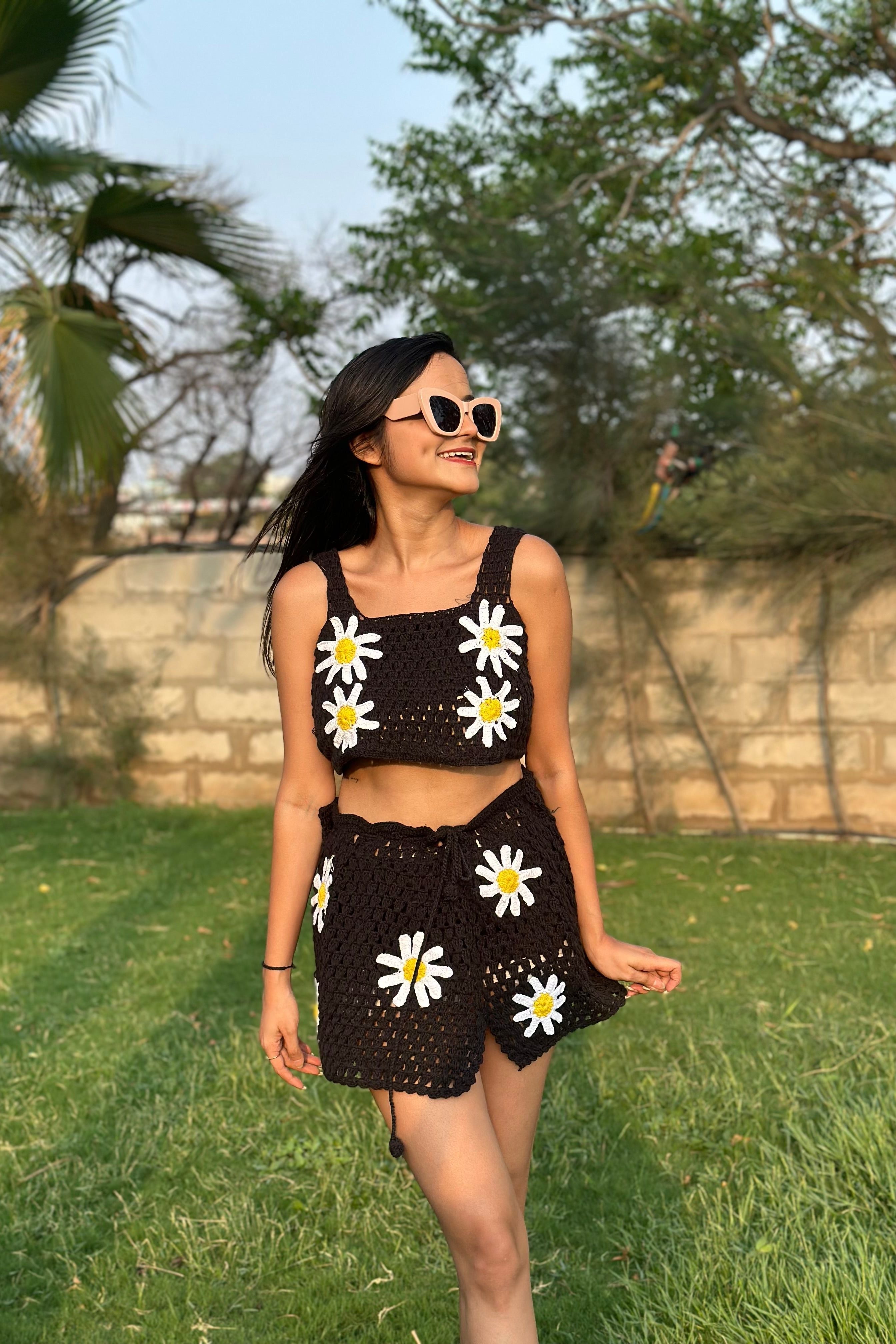 Black Daisy Crochet Set