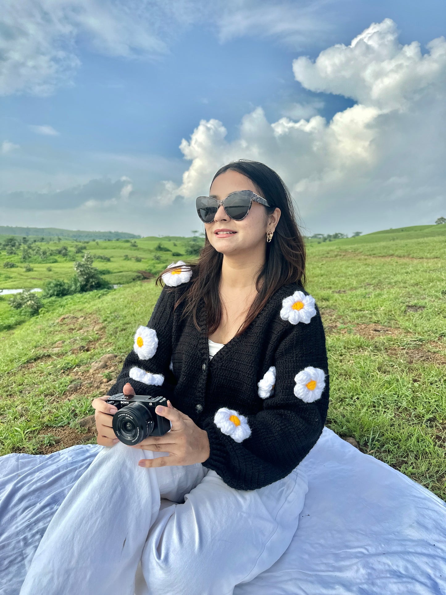 Black Yellow Daisy 🌼 Cardigan