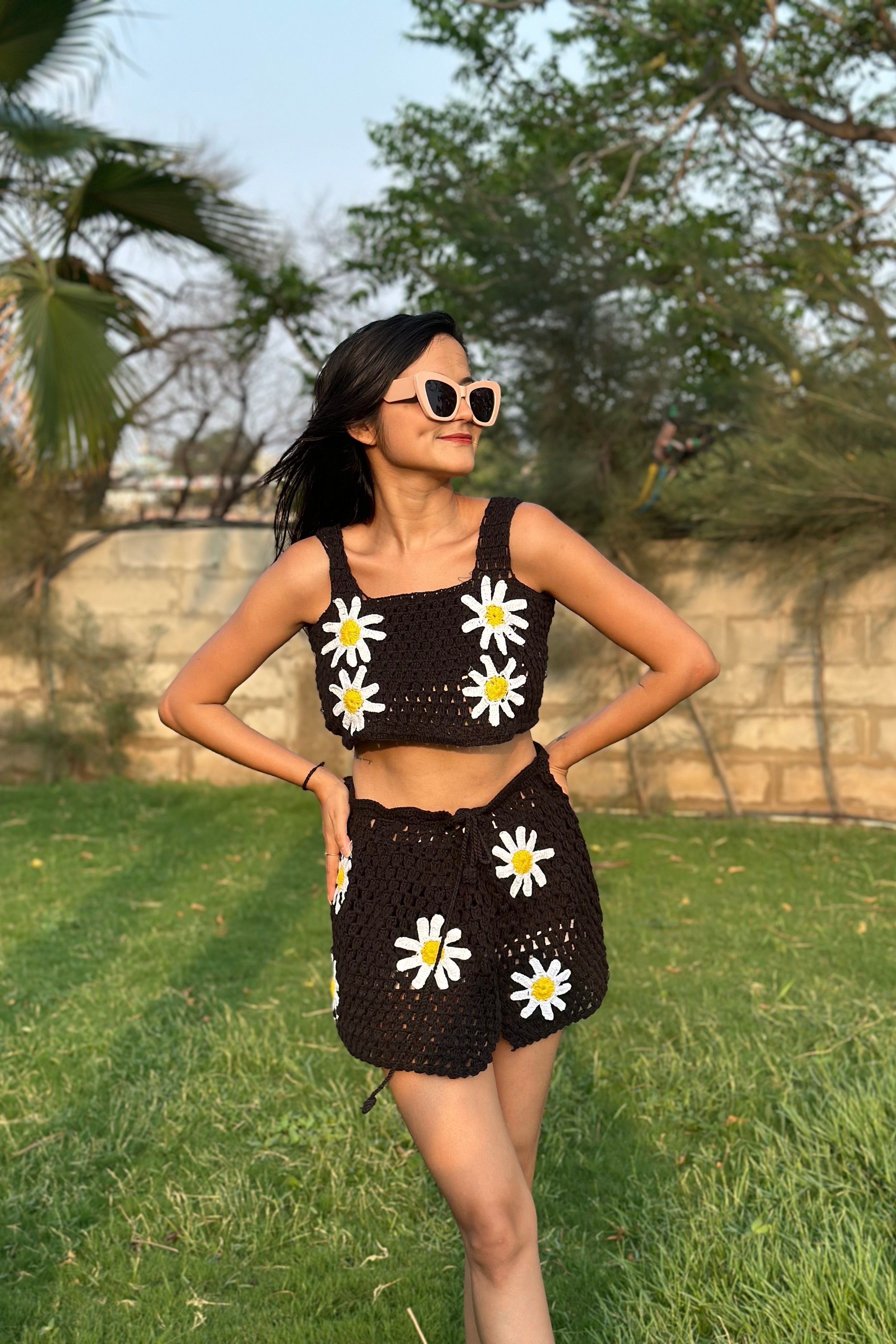 Black Daisy Crochet Set