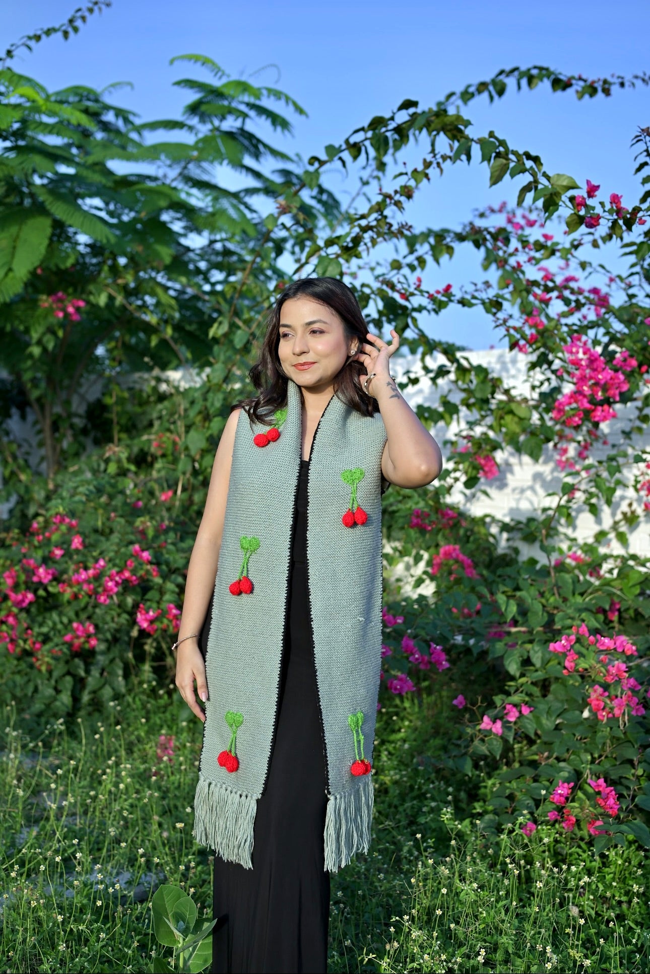 Hanging Cherry grey Scarf