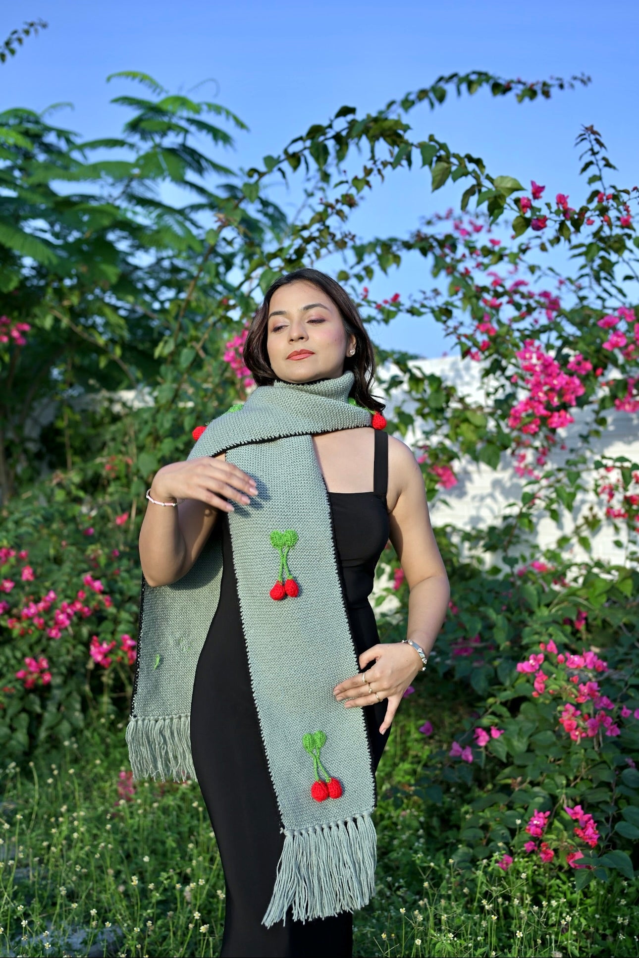 Hanging Cherry grey Scarf