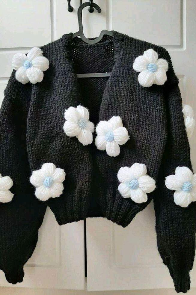 Black Grey Daisy Sweaters - SUGERCANDY
