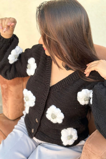 Black Grey Daisy Sweaters - SUGERCANDY