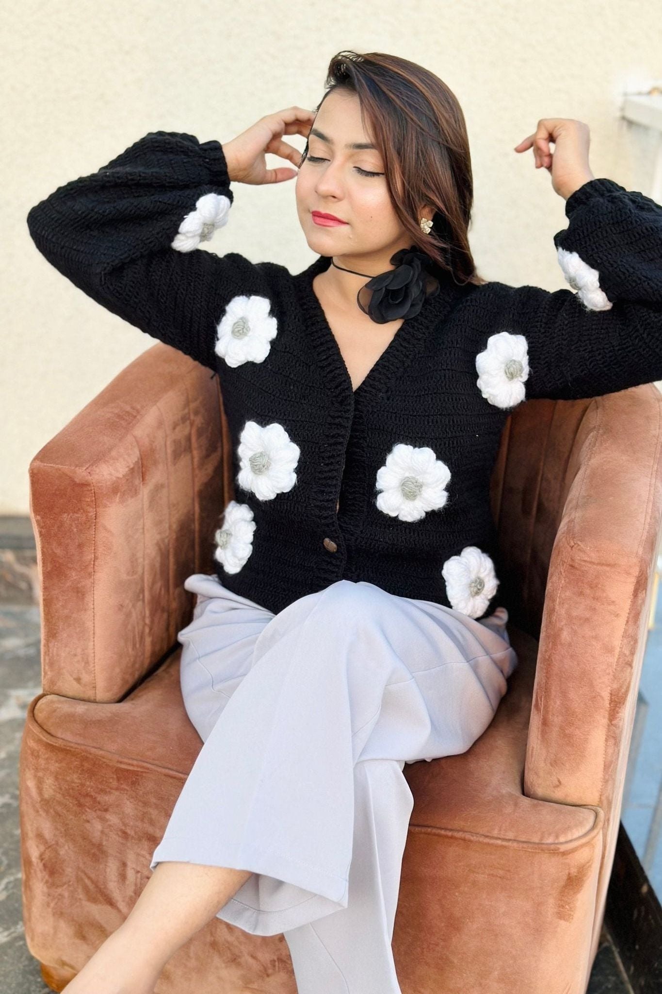 Black Grey Daisy Sweaters - SUGERCANDY