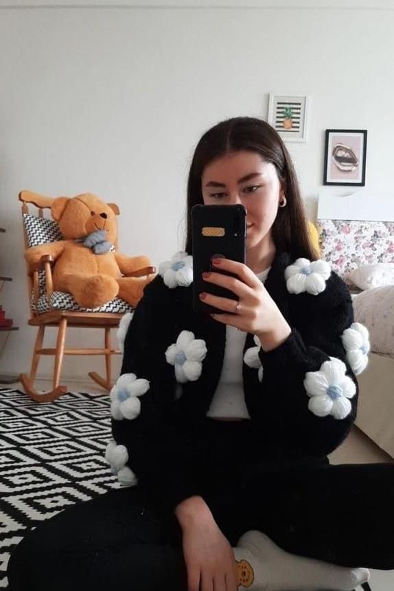 Black Grey Daisy Sweaters - SUGERCANDY